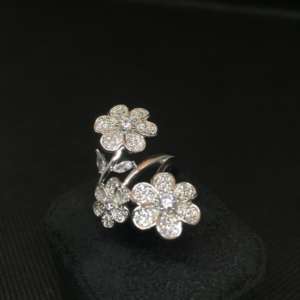 anello-3fiori-argento-zirconi-gioielleria-berluti